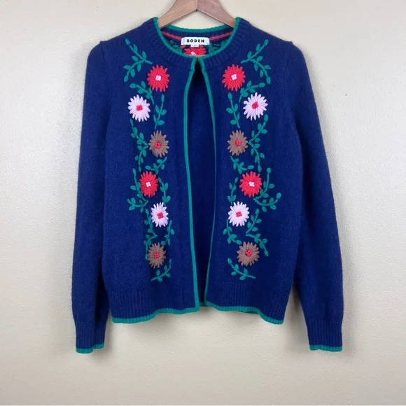 BODEN Sweater Floral Embroidered - Picture 6 of 9